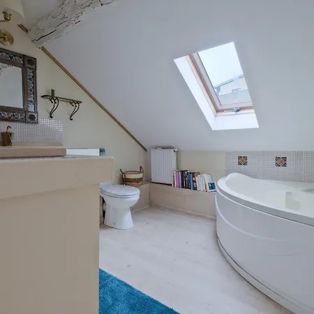 Maison B - Bed & Breakfast 3*